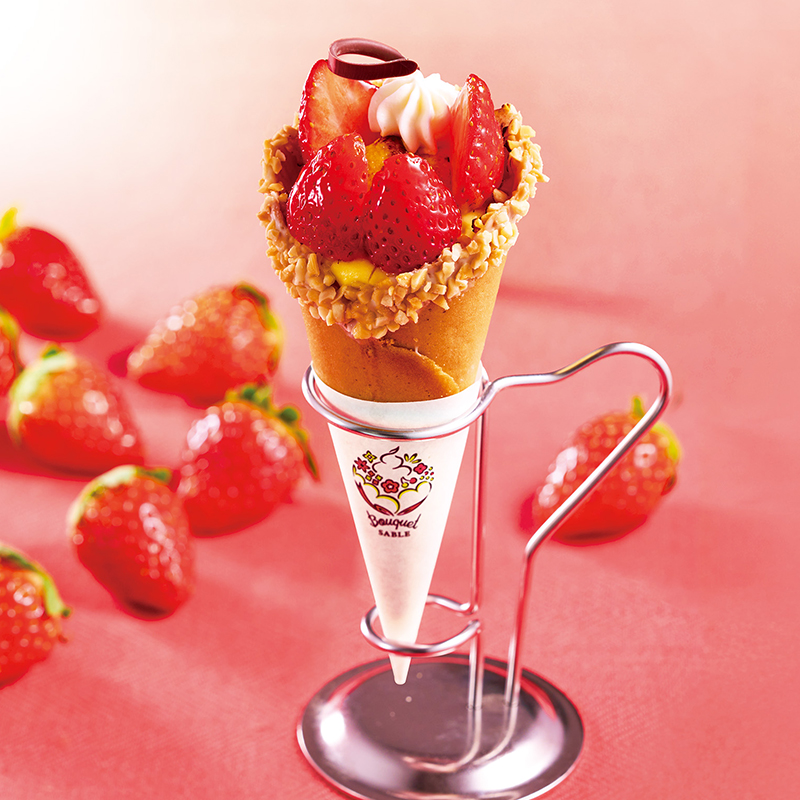 自社農園苺のブリュレパルフェ